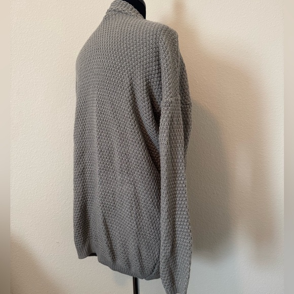 Gray Cable Knit Women's Sweater Medium - Picture 4 of 8